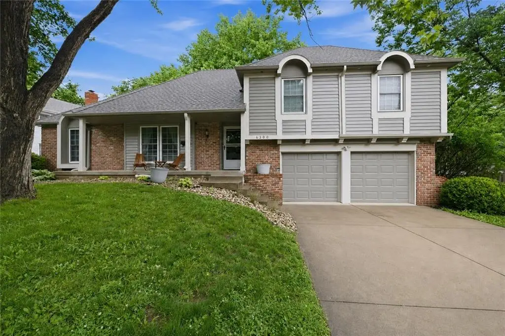 6300 W 101st Terrace, Overland Park, KS 66212 - #1
