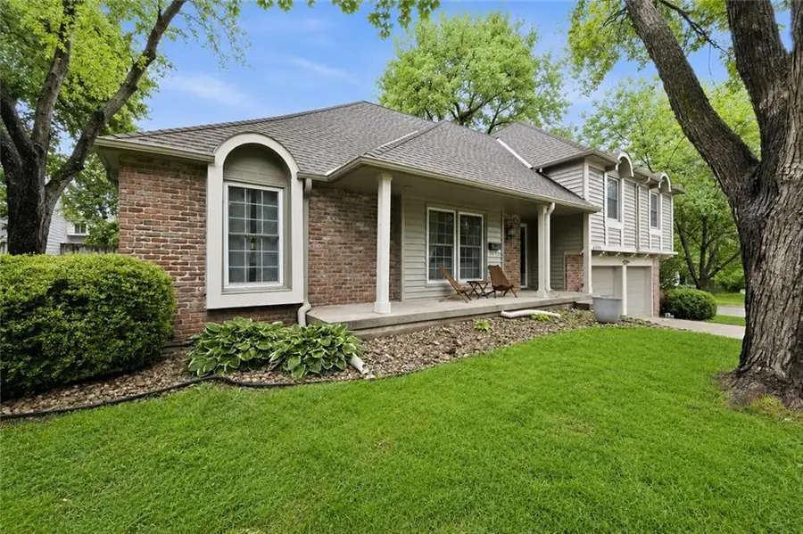 6300 W 101st Terrace, Overland Park, KS 66212 - #2