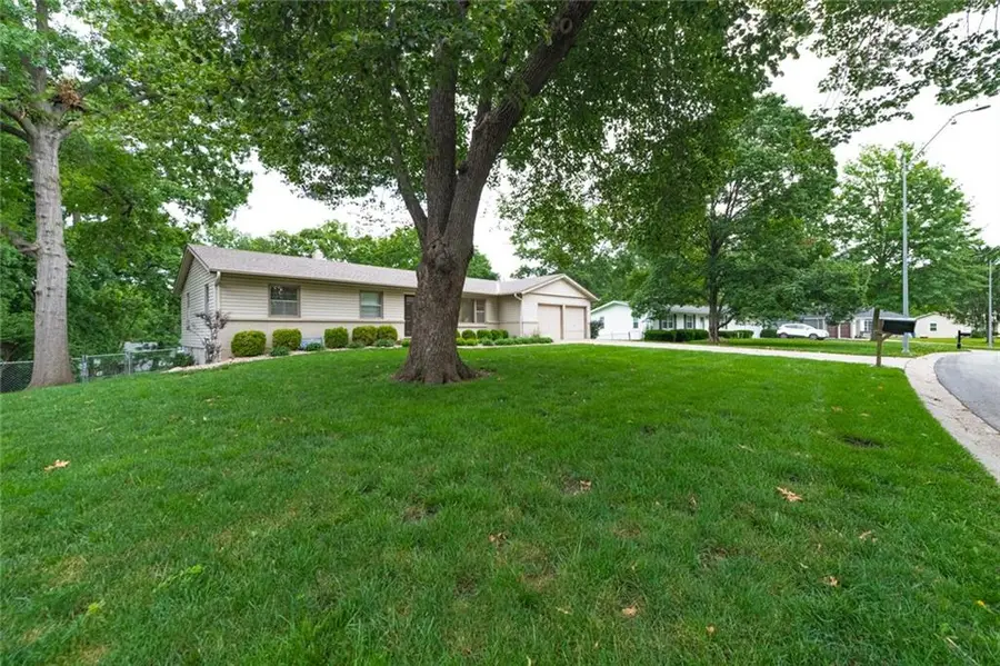 6108 NW Klamm Drive, Kansas City, MO 64151 - #2