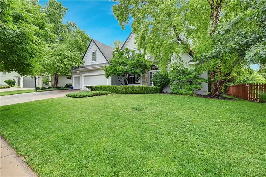 8520 W 142 Street, Overland Park, KS 66223 - #3