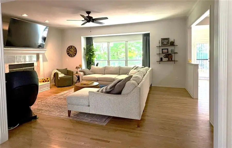 6736 NW Monticello Terrace, Parkville, MO 64152 - #2