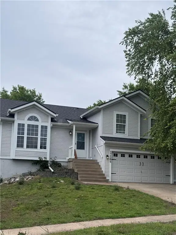 17584 W 111th Terrace, Olathe, KS 66061