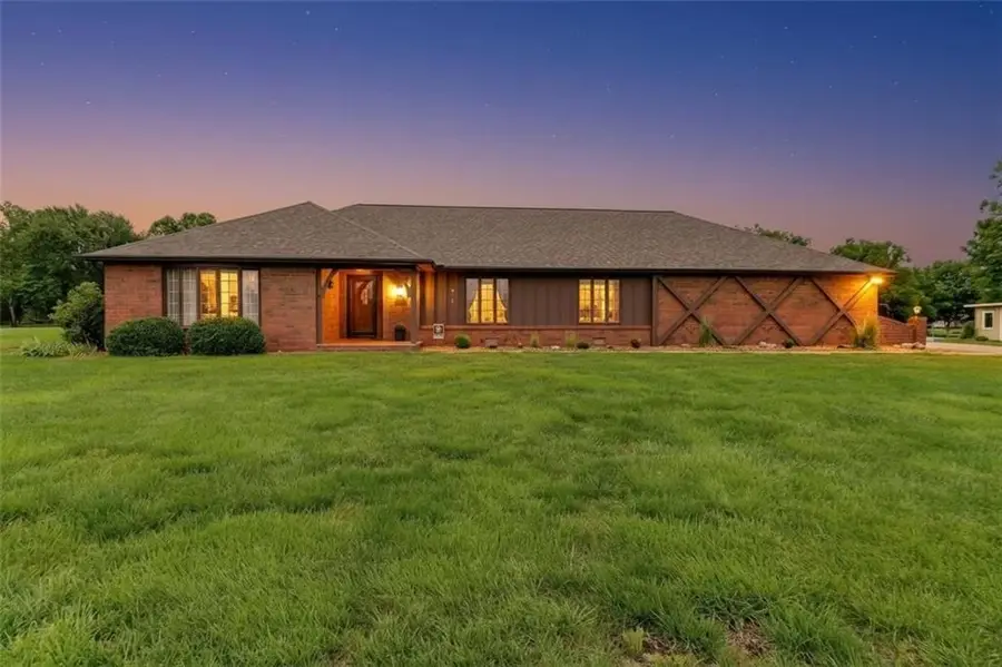 917 Country Club Drive, Butler, MO 64730 - #3