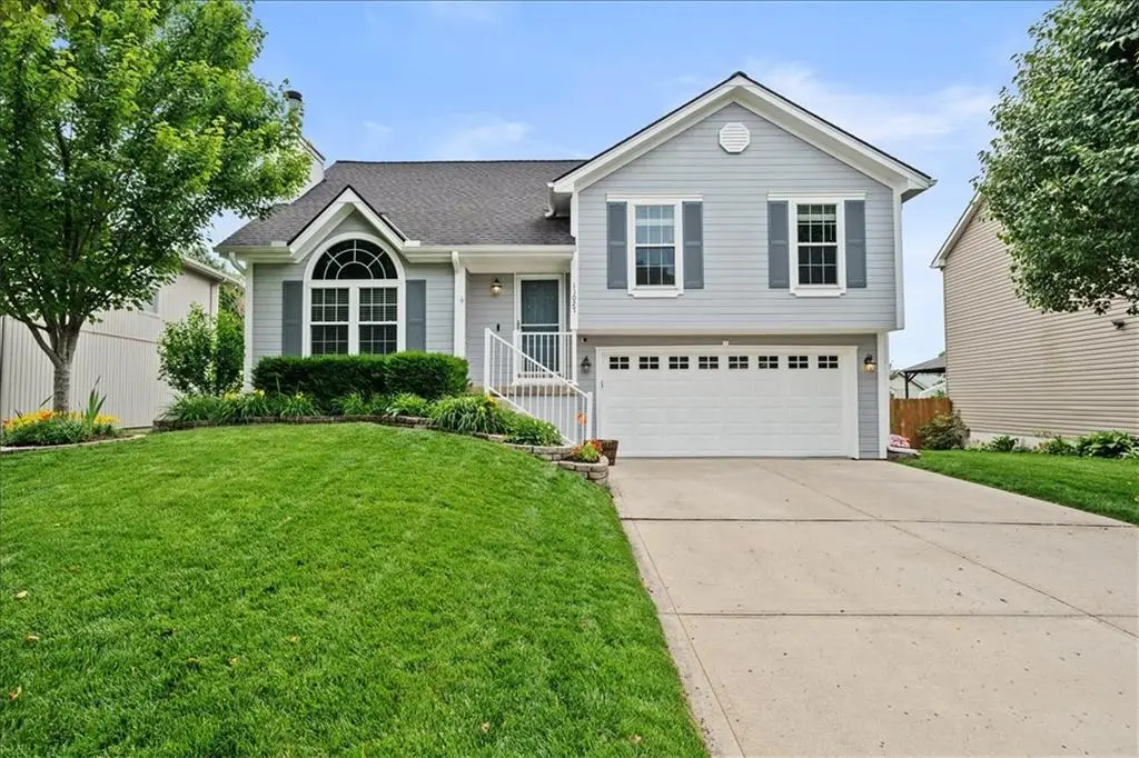11027 N Mckinley Avenue, Kansas City, MO 64157 - #1