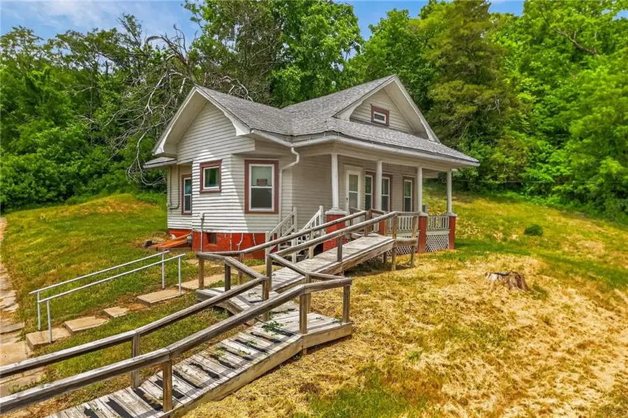 401 N Adams Street, Brunswick, MO 65236 - #2