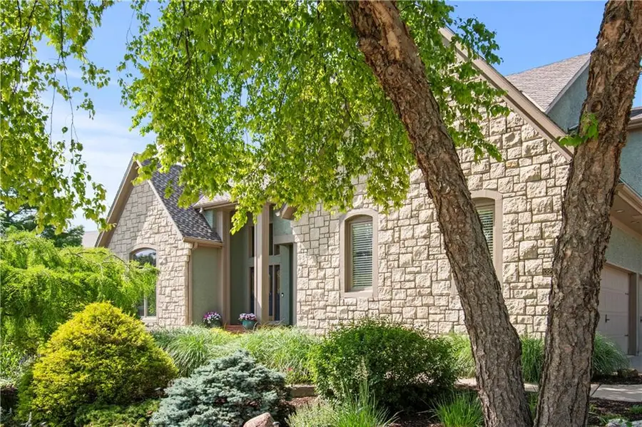 13210 Outlook Street, Overland Park, KS 66209 - #3