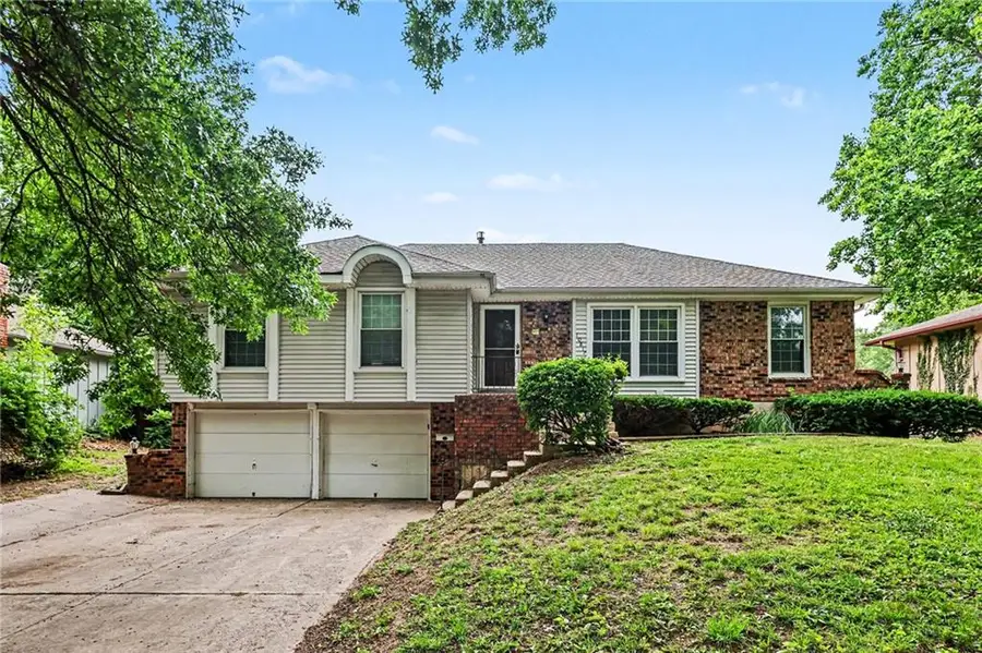 10817 Fuller Avenue, Kansas City, MO 64134 - #2
