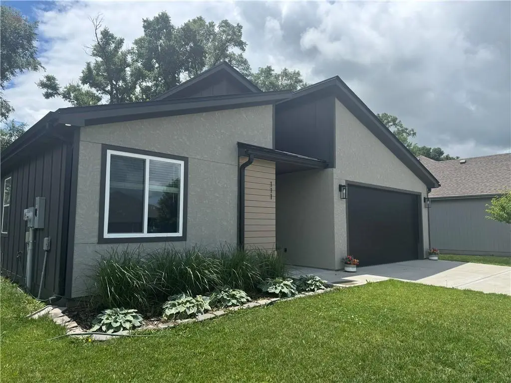 111 W 16th Terrace, Eudora, KS 66025 - #1