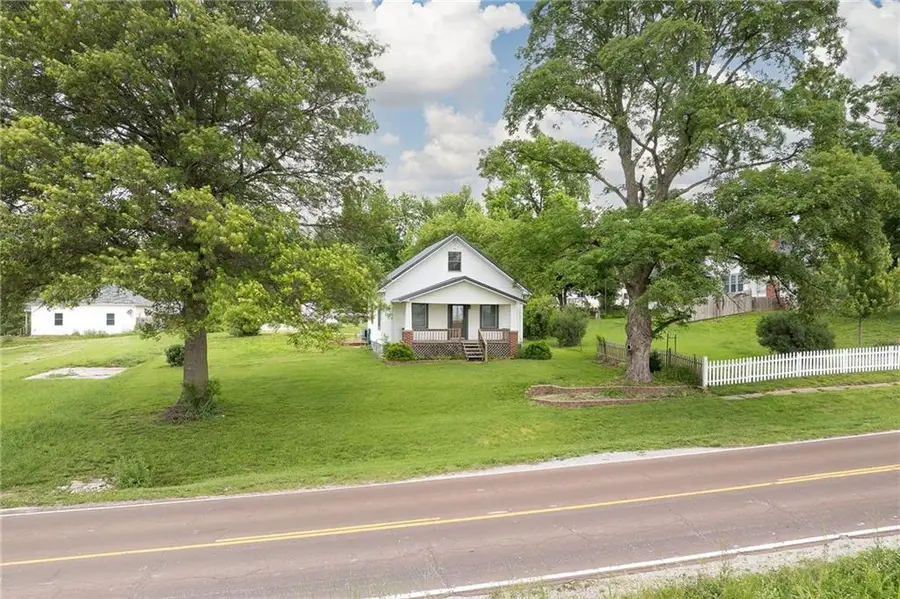 807 SE Grand Dd Highway, Faucett, MO 64448 - #3