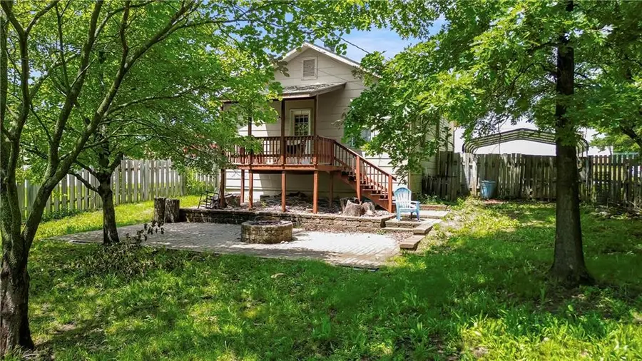 104 E 6th Street, Tonganoxie, KS 66086 - #3