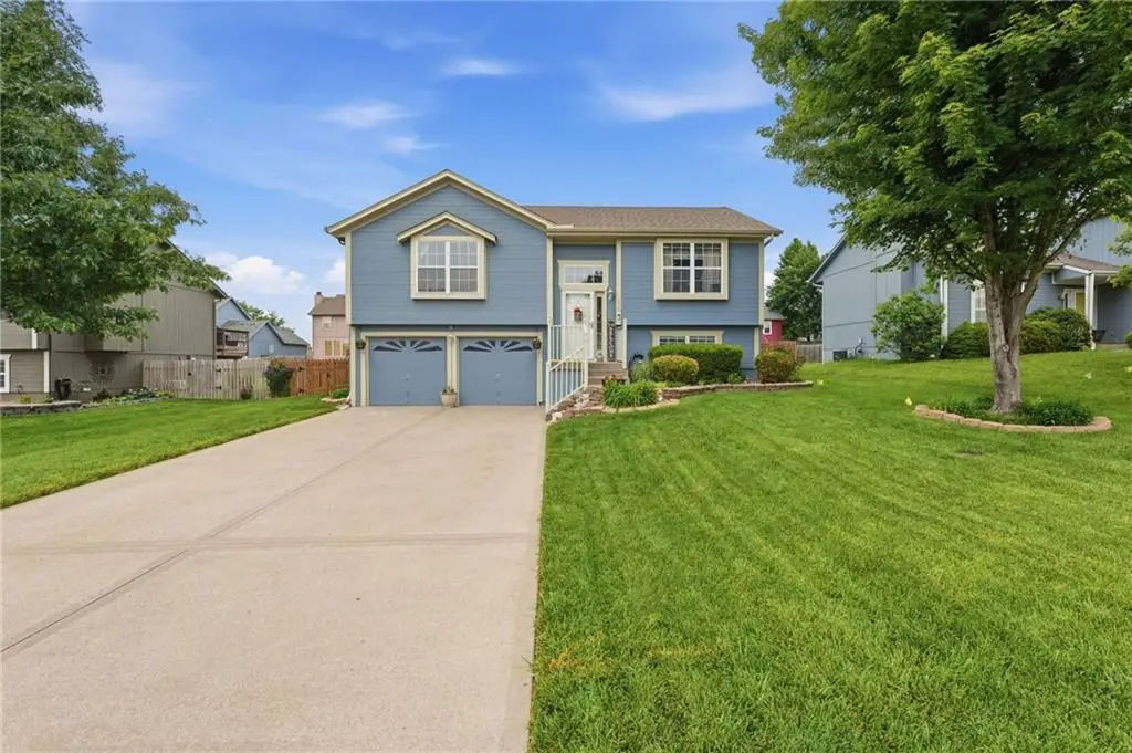 1308 Bradford Drive, Greenwood, MO 64034 - #1