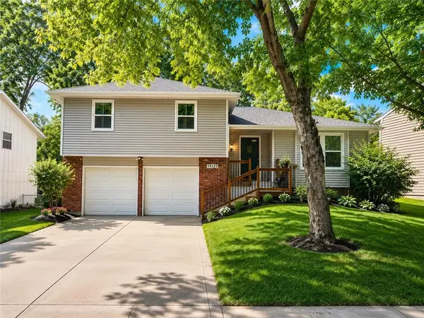 15125 S Locust Street, Olathe, KS 66062