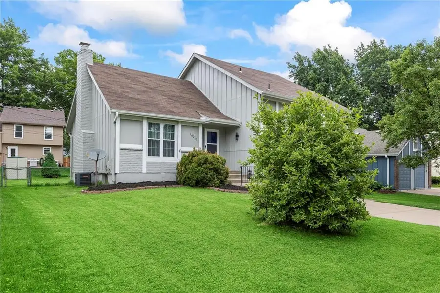 16010 W 154th Terrace, Olathe, KS 66062 - #2
