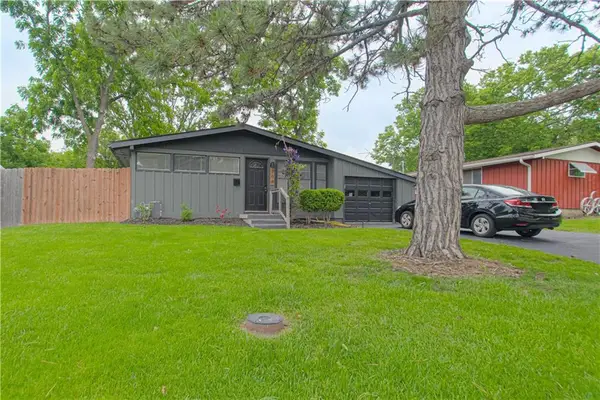 708 S Chestnut Avenue, Olathe, KS 66061