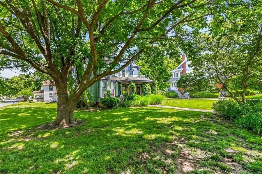 406 E Arthur Street, Liberty, MO 64068 - #3