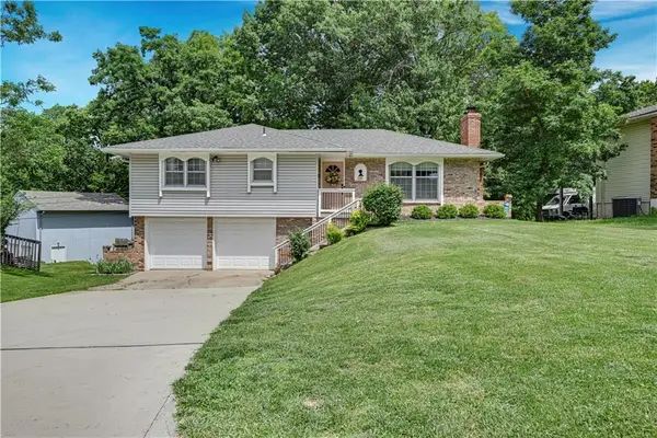 5131 Goodman Lane, Overland Park, KS 66202
