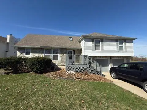 913 NW 37th Street, Blue Springs, MO 64015
