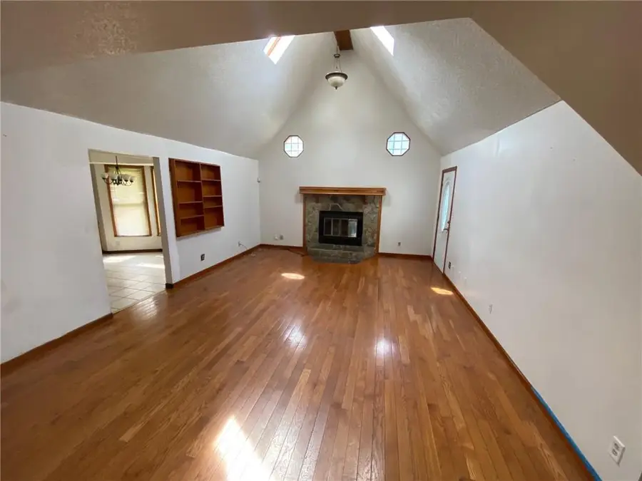 913 NW 37th Street, Blue Springs, MO 64015 - #2