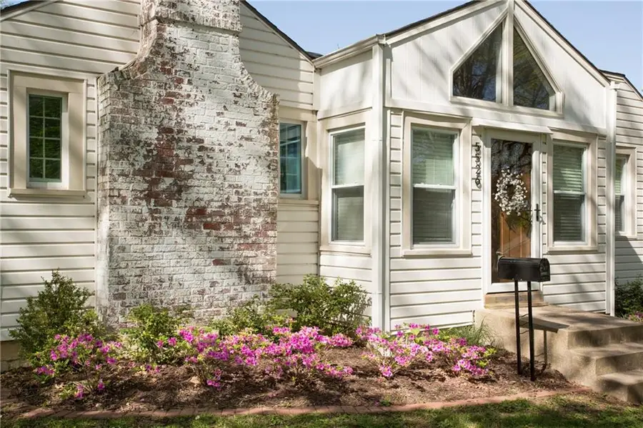 5526 Lowell Street, Mission, KS 66202 - #2