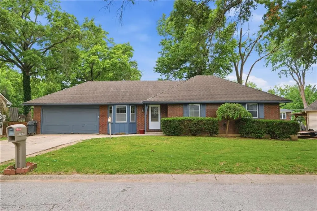 8315 Oakland Avenue, Kansas City, KS 66112 - #1