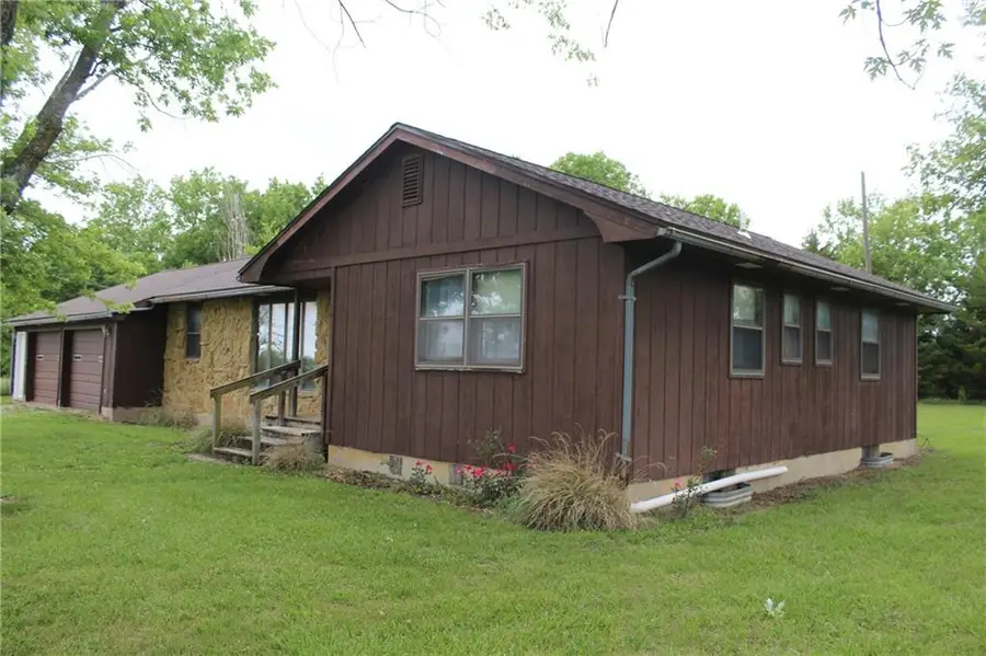 1470 Texas Road, Iola, KS 66749 - #2