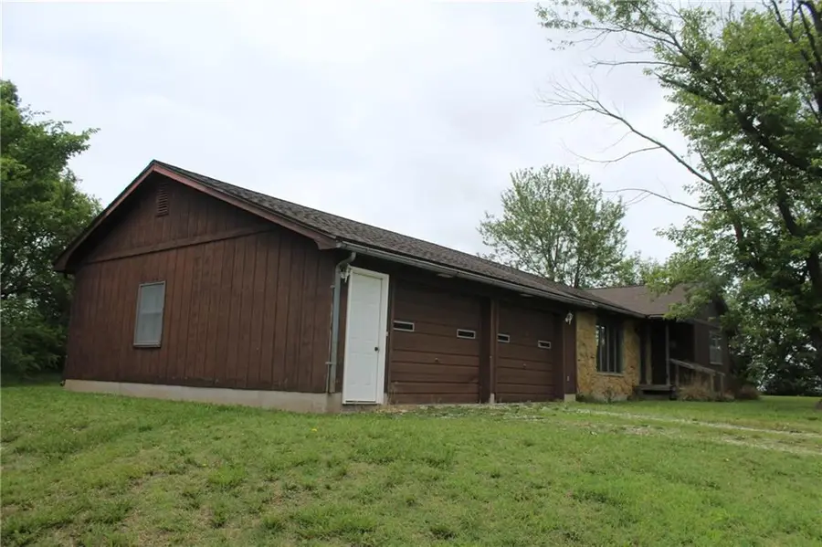 1470 Texas Road, Iola, KS 66749 - #3