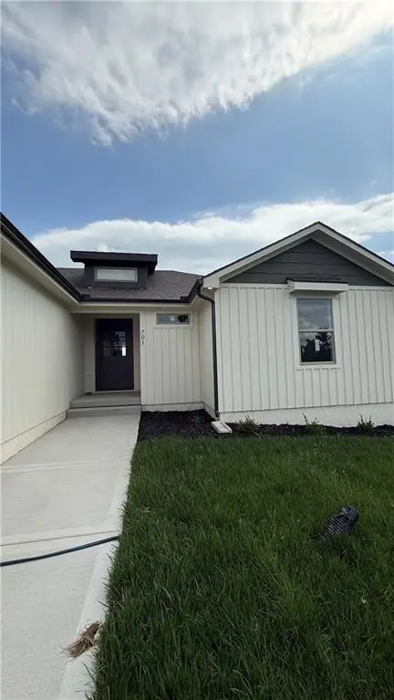 701 SE 21st Street, Oak Grove, MO 64075 - #2