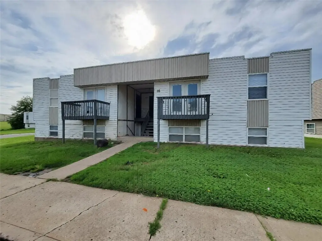 8201 Spring Valley Road, Belton, MO 64012 - #1