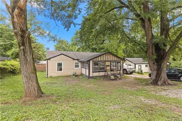 6025 Freeman Avenue, Kansas City, KS 66102