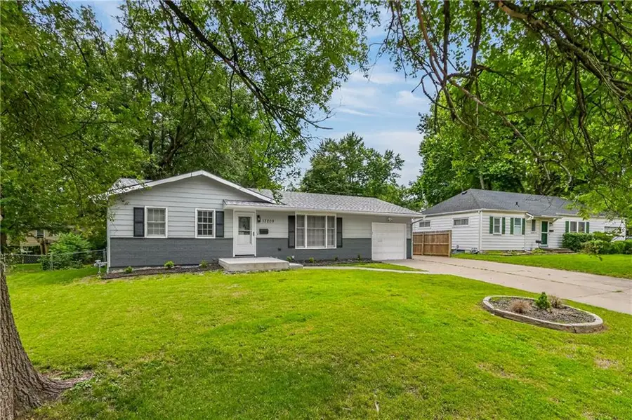 13209 Herrick Avenue, Grandview, MO 64030 - #2