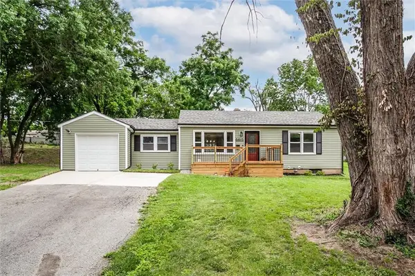 6615 Fairway Drive, Kansas City, MO 64129
