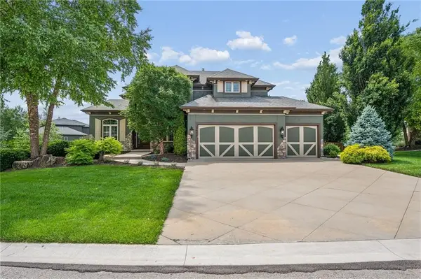 2437 NE Angel Fish Circle, Lee's Summit, MO 64086