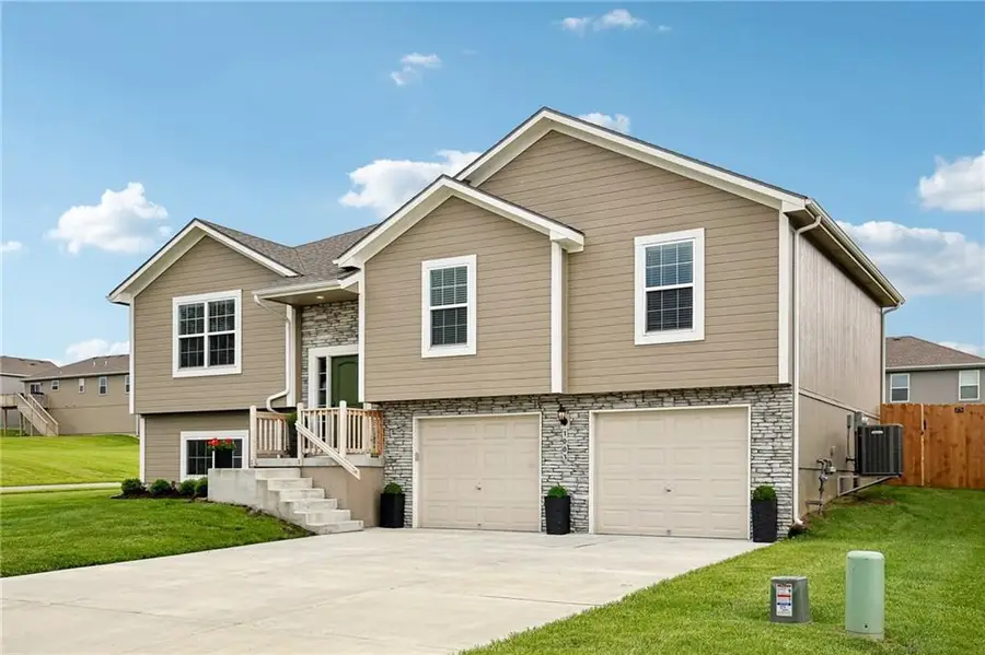 1003 NW Hilltop Lane, Grain Valley, MO 64029 - #2