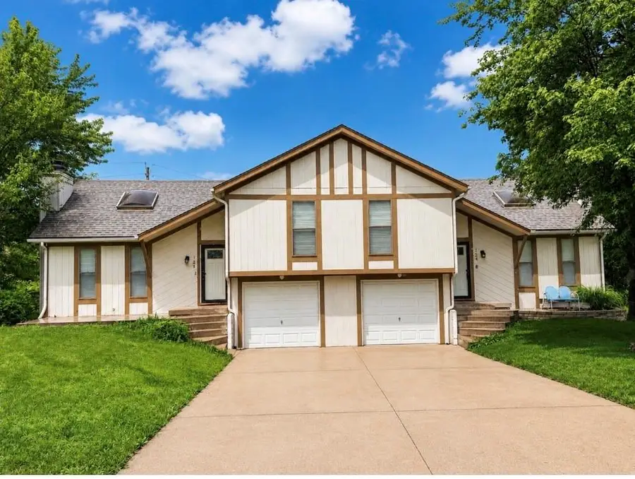 124 N Saxony Drive, Olathe, KS 66061 - #2