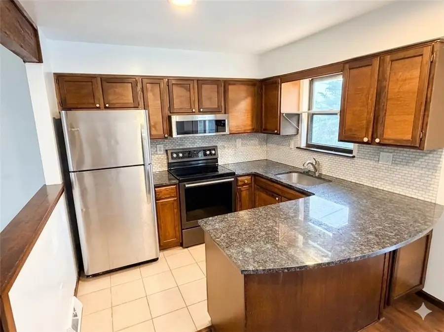124 N Saxony Drive, Olathe, KS 66061 - #3