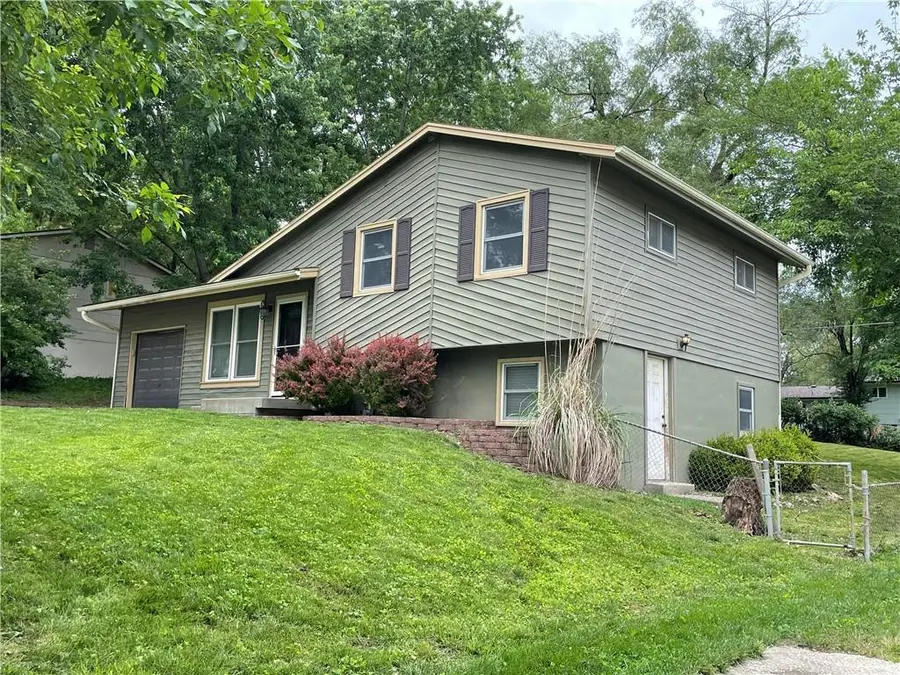 212 Jackson Avenue, Liberty, MO 64068 - #3