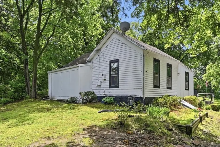 6910 Donahoo Road, Kansas City, KS 66104 - #2