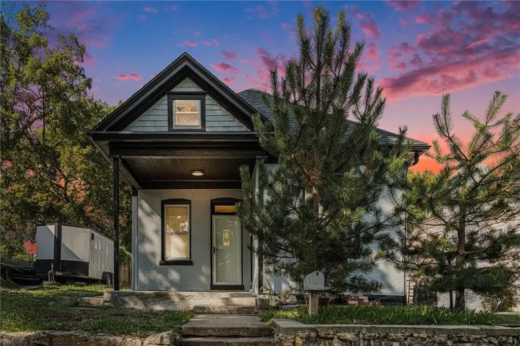 524 Colorado Avenue, Kansas City, MO 64124 - #1