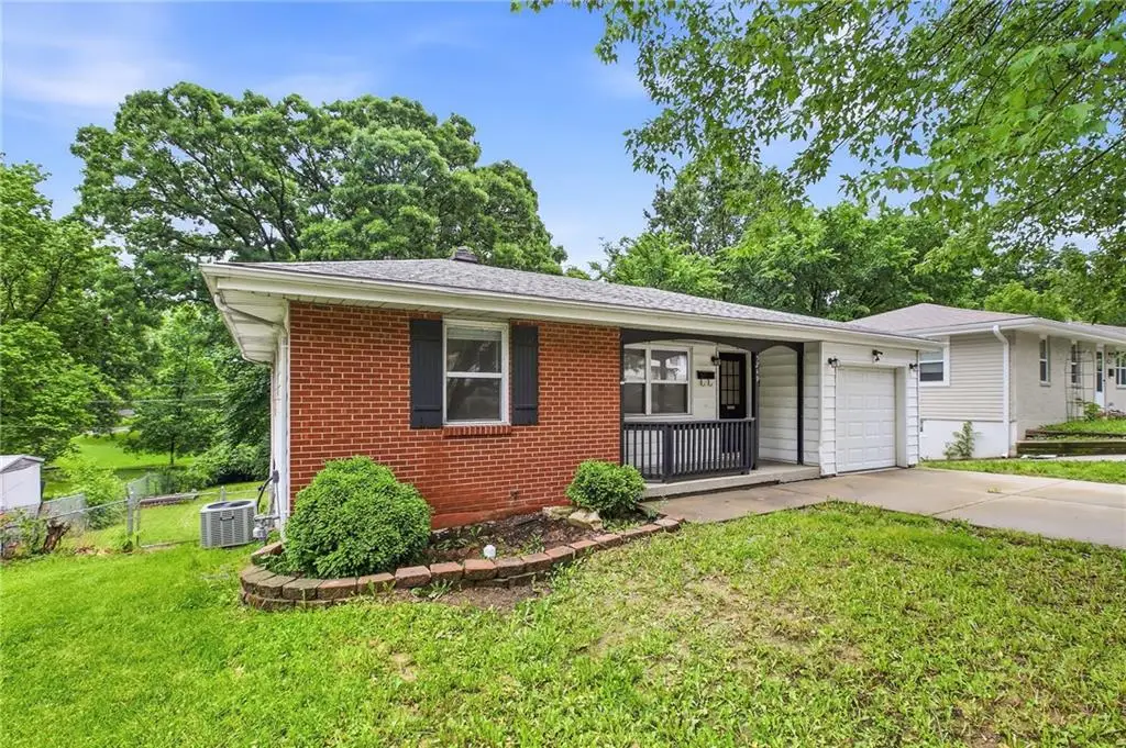 5249 N Richmond Avenue, Kansas City, MO 64119 - #1