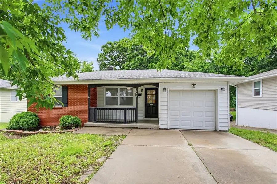 5249 N Richmond Avenue, Kansas City, MO 64119 - #2