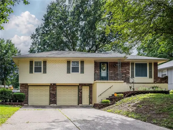 3112 SW Woods Chapel Court, Blue Springs, MO 64015