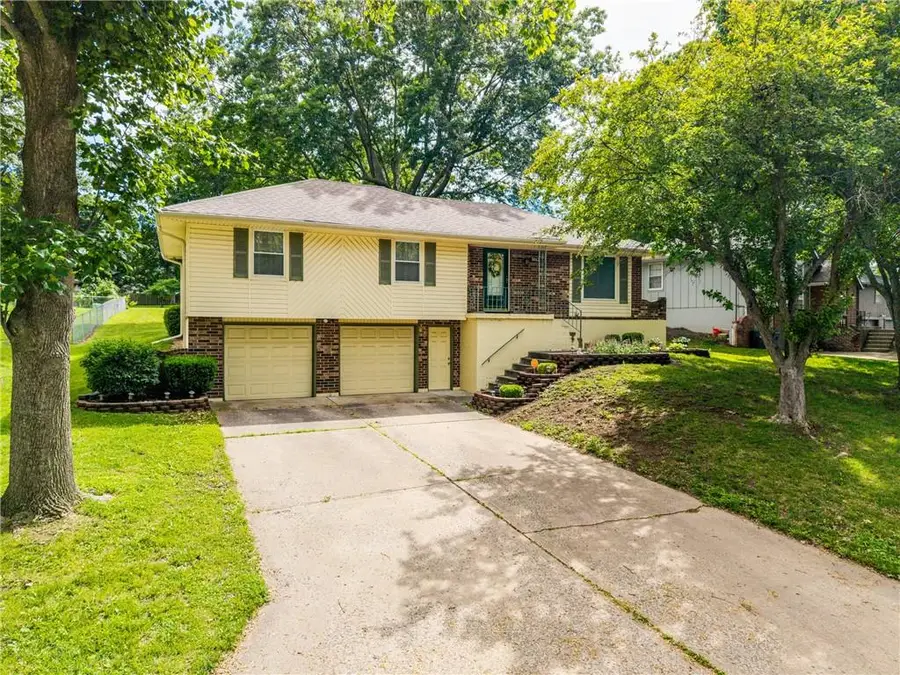 3112 SW Woods Chapel Court, Blue Springs, MO 64015 - #2