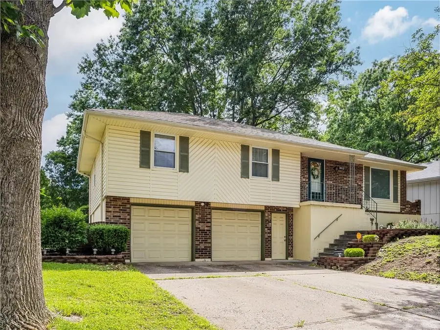 3112 SW Woods Chapel Court, Blue Springs, MO 64015 - #3