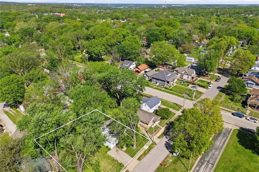1506 S Hedges Avenue, Independence, MO 64052 - #3