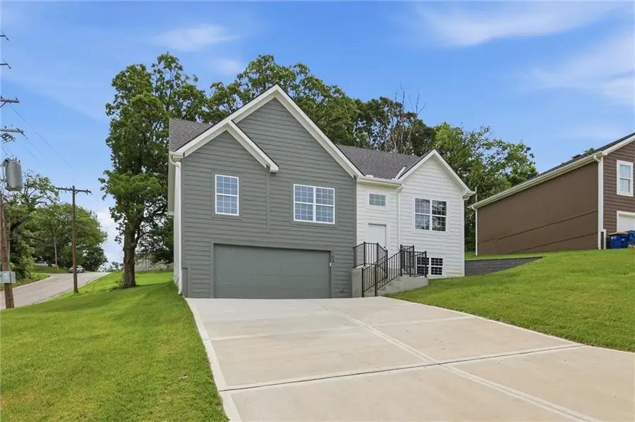 103 S High Street, Sugar Creek, MO 64054 - #2