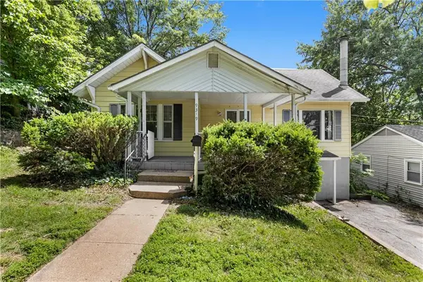 9319 E 17th Street S, Independence, MO 64052