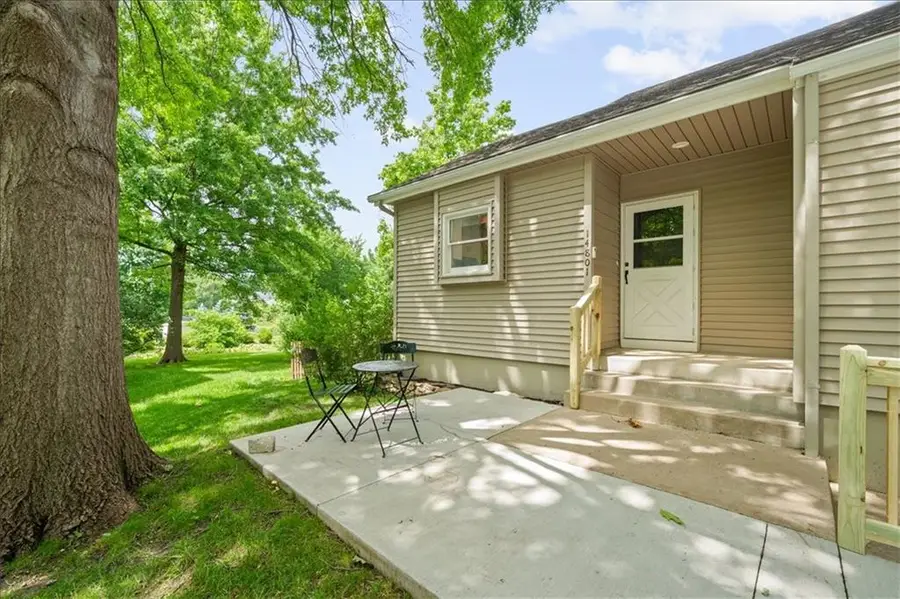 14801 S Arapaho Drive, Olathe, KS 66062 - #2