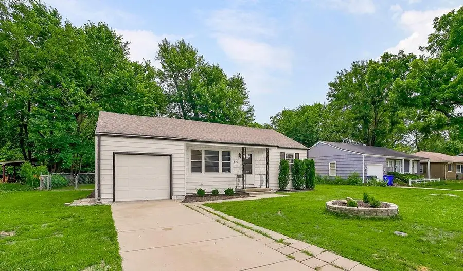 616 S Lee Avenue, Olathe, KS 66061 - #2