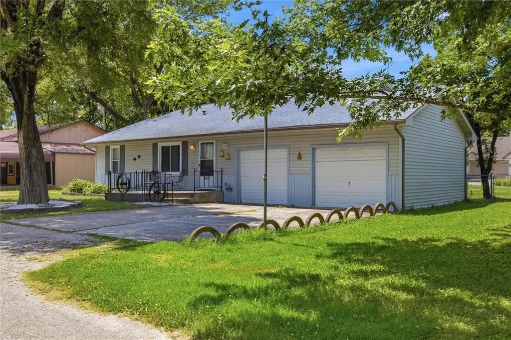 818 N Houston Street, Adrian, MO 64720 - #1