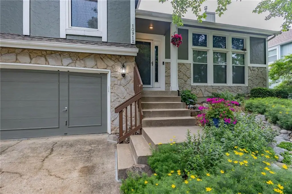10912 Cottonwood Street, Lenexa, KS 66215 - #1
